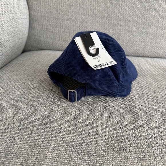 NWT Manhattan Navy Blue Corduroy Hat - Picture 3 of 7